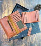 خرید ست کیف پول مردانه 4تیکه چرم گاوی طبیعی برند اوکارو با بسته بندی هاردباکس