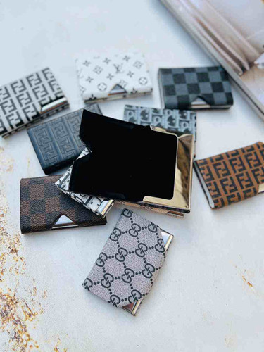 خرید جاکارتی مگنتی طرح برند