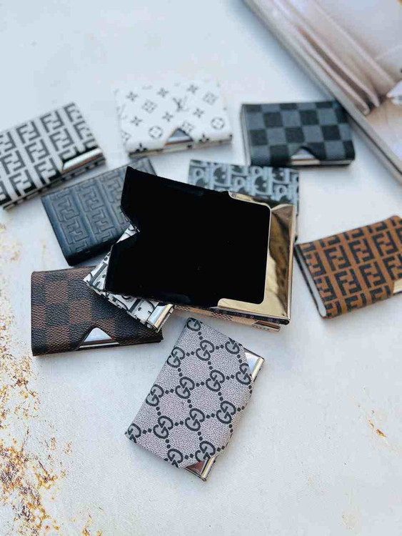 خرید جاکارتی مگنتی طرح برند