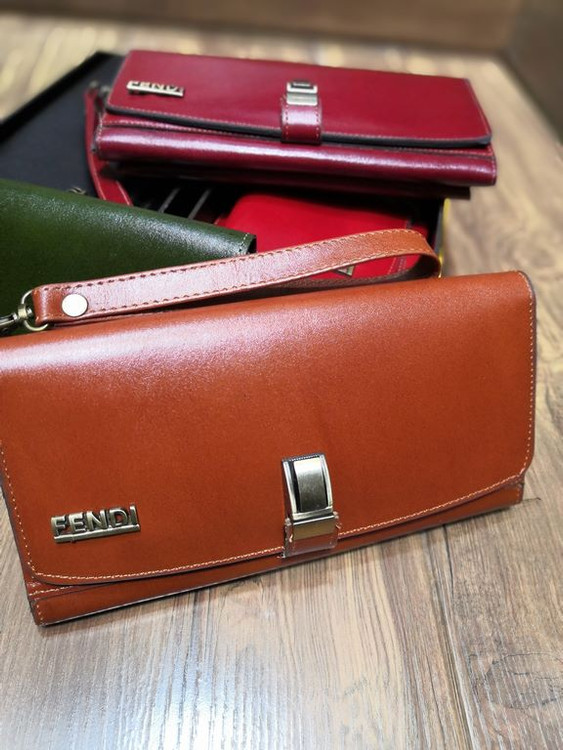 خرید کیف پول زنانه چرم گاوی طبیعی رنگی برند فندی