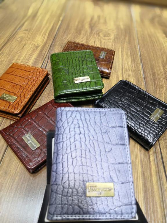 خرید جاکاراتی چرم گاوی طبیعی کرو ساده برند فراگاما