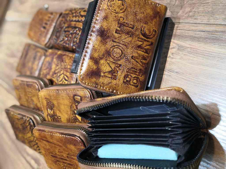 خرید جاکارتی چرم گاوی طبیعی دور زیپ دسترنگ طرح دار