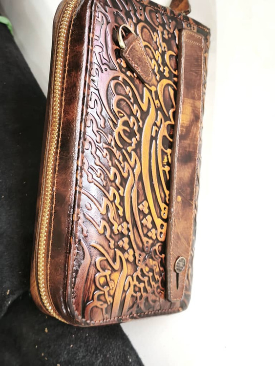 خرید کیف پول دستی چرم گاوی طبیعی دور زیپ اعلا دسترنگ طرح دار