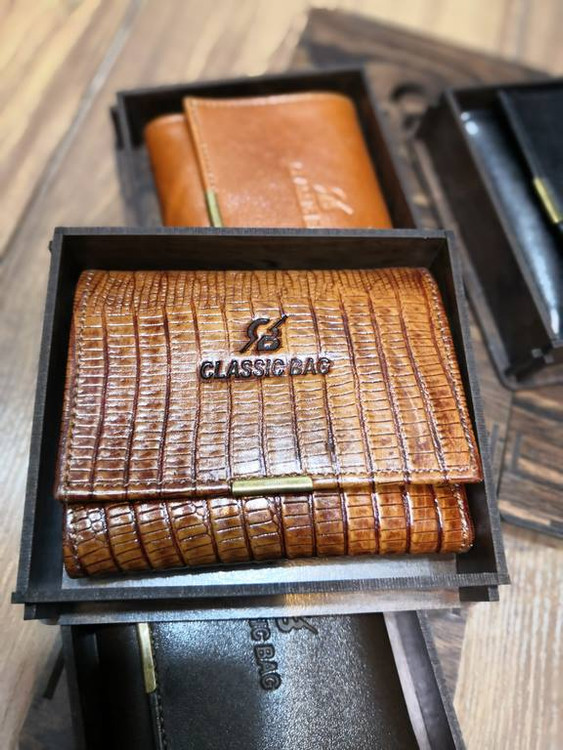 خرید کیف پول چرم مردانه سه لت گاوی دکمه دار