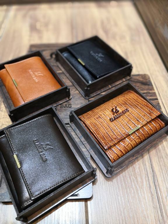 خرید کیف پول چرم مردانه سه لت گاوی دکمه دار