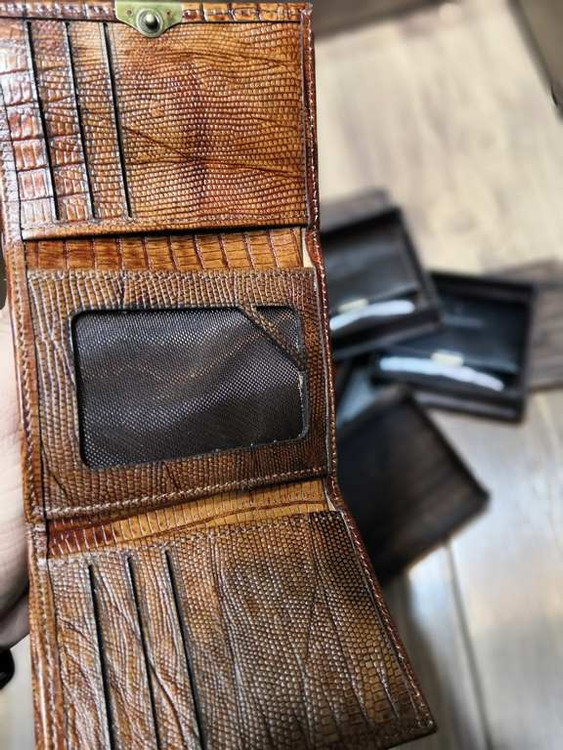 خرید کیف پول چرم مردانه سه لت گاوی دکمه دار