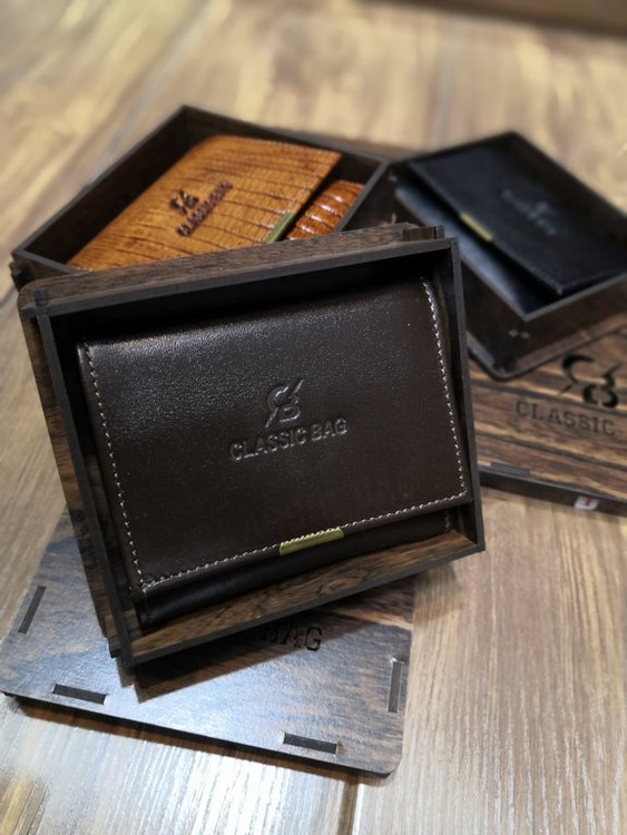 خرید کیف پول چرم مردانه سه لت گاوی دکمه دار