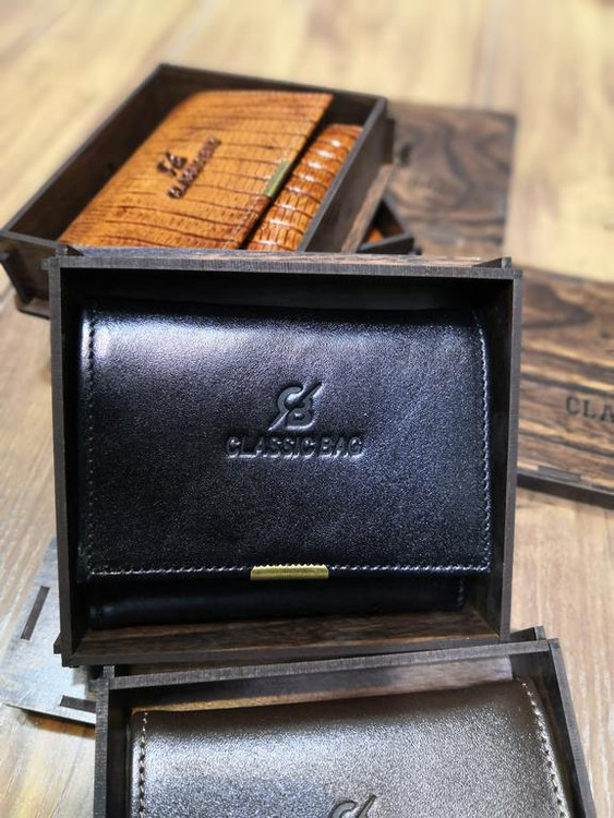 خرید کیف پول چرم مردانه سه لت گاوی دکمه دار