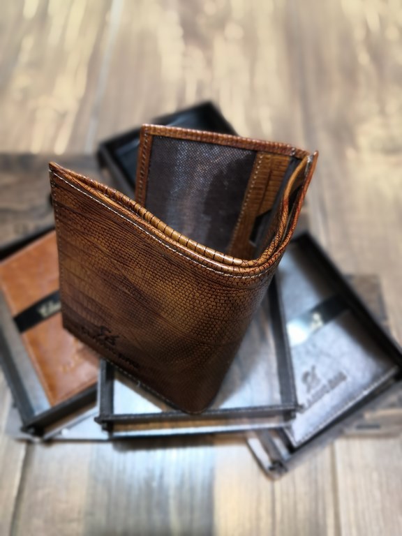 خرید کیف پول چرم مردانه سه لت جیبی کوچک برند ck