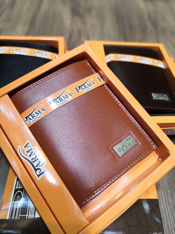 خرید کیف پول جیبی کتابی چرم گاوی طبیعی مارک فلزی پارما