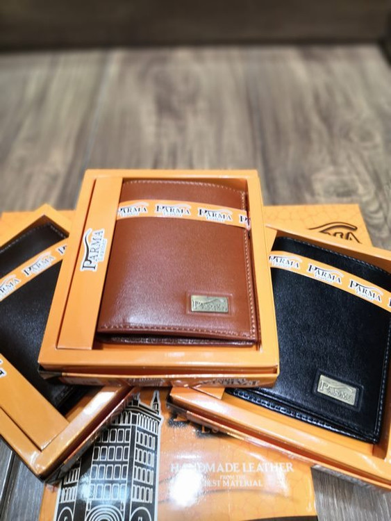 خرید کیف پول جیبی کتابی چرم گاوی طبیعی مارک فلزی پارما