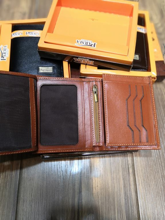 خرید کیف پول جیبی کتابی چرم گاوی طبیعی مارک فلزی پارما