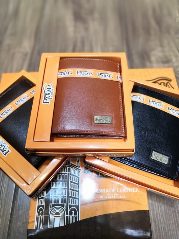 خرید کیف پول جیبی کتابی چرم گاوی طبیعی مارک فلزی پارما