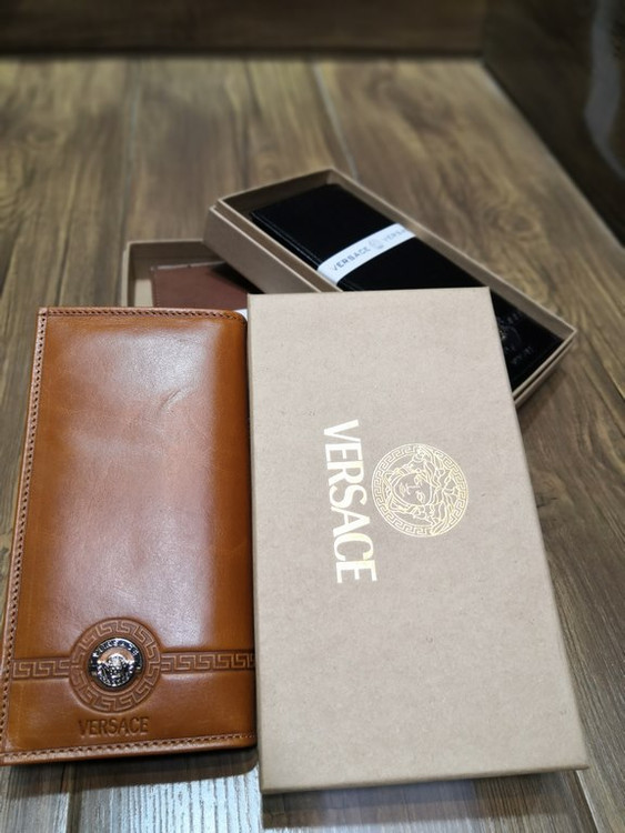 خرید کیف پول چرم گاوی طبیعی کتی مردانه مارک فلزی اعلا ورساچه