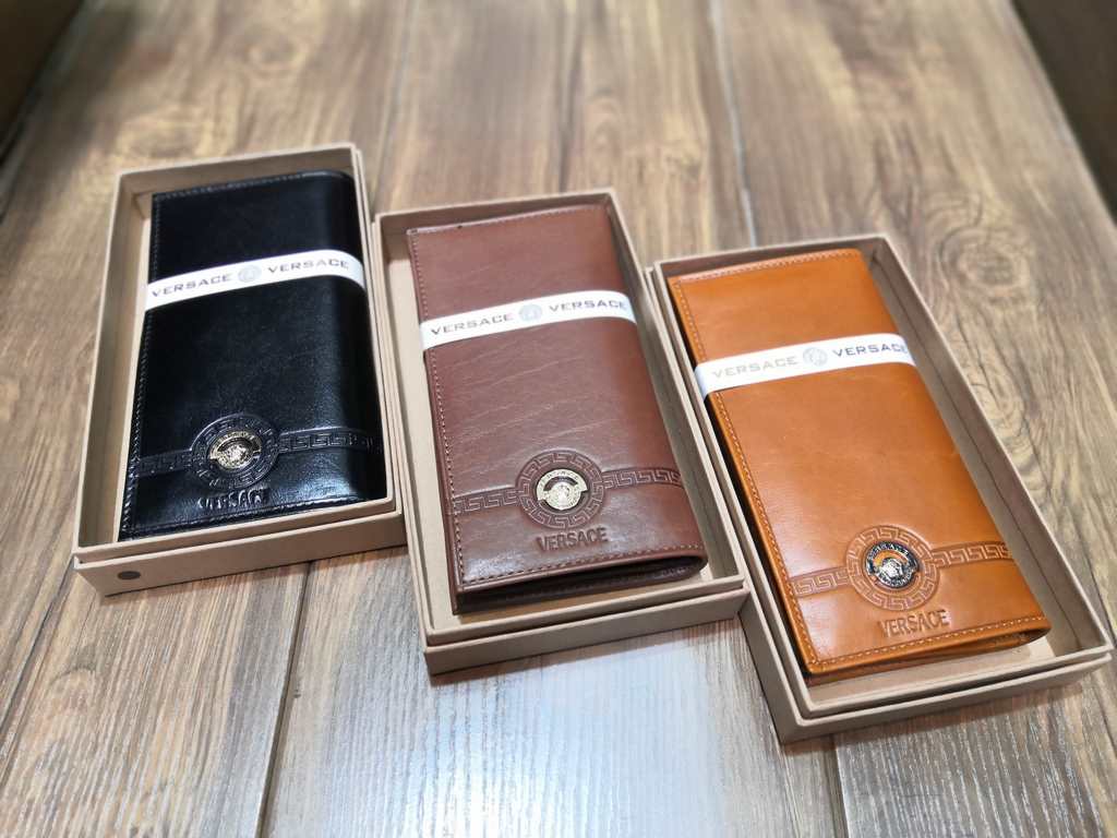 خرید کیف پول چرم گاوی طبیعی کتی مردانه مارک فلزی اعلا ورساچه