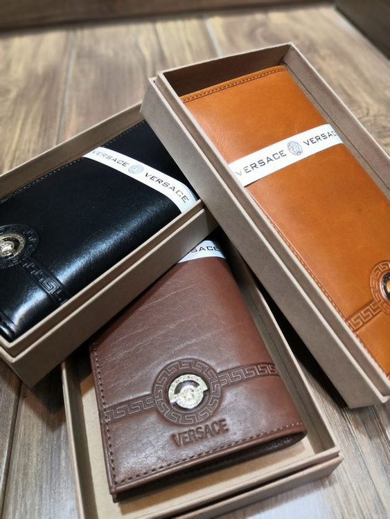 خرید کیف پول چرم گاوی طبیعی کتی مردانه مارک فلزی اعلا ورساچه