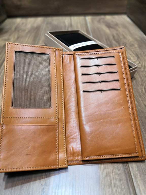 خرید کیف پول چرم گاوی طبیعی کتی مردانه مارک فلزی اعلا ورساچه