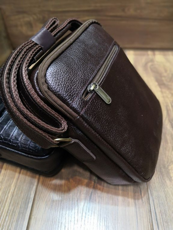 خرید دوشی چرم گاوی اعلا 4 زیپ جادار با بند دستی و دوشی