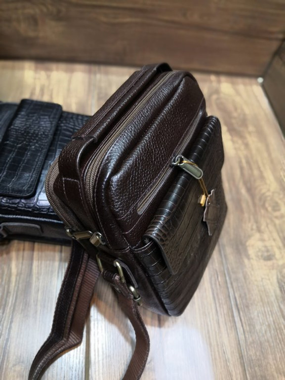 خرید دوشی چرم گاوی اعلا 4 زیپ جادار با بند دستی و دوشی