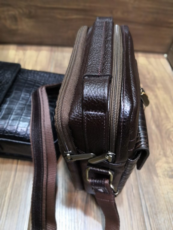 خرید دوشی چرم گاوی اعلا 4 زیپ جادار با بند دستی و دوشی