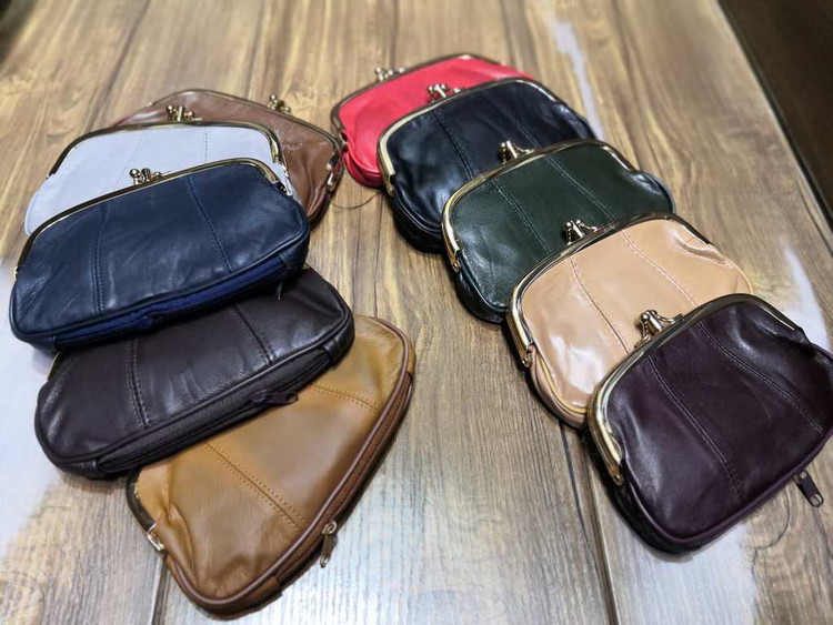 خرید کیف پول دهنه دار هلالی چرم اعلا زیر زیپی متوسط