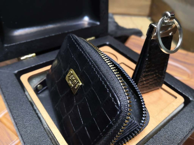 خرید ست هدیه جاکلیدی چرم و فندک ساعتی چراغ دار