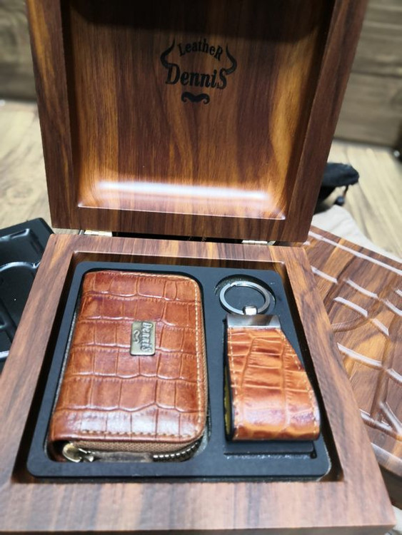 خرید ست هدیه جاکلیدی چرم و فندک ساعتی چراغ دار