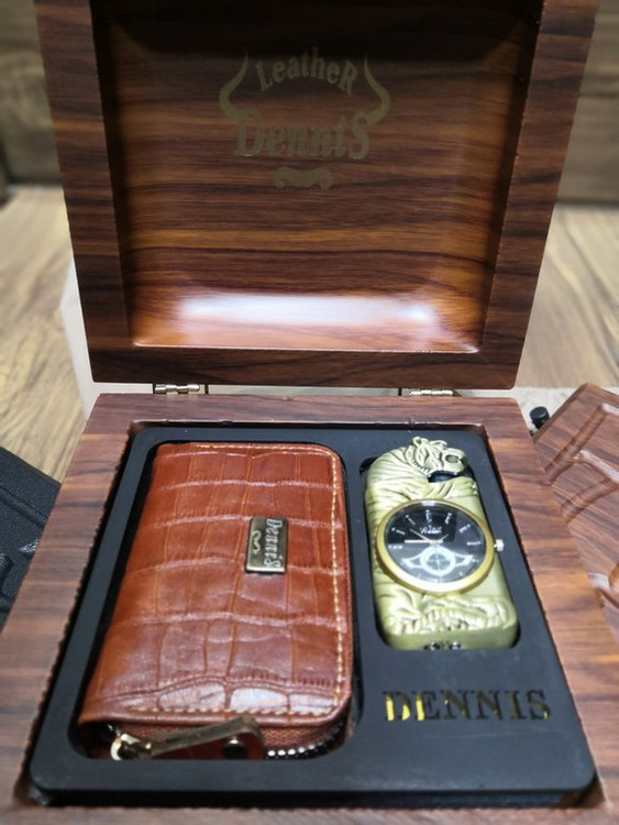 خرید ست هدیه جاکارتی چرم گاوی و فندک ساعتی چراغ دار گازی دنیس