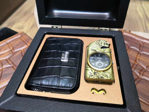 خرید ست هدیه جاکارتی چرم گاوی و فندک ساعتی چراغ دار گازی دنیس