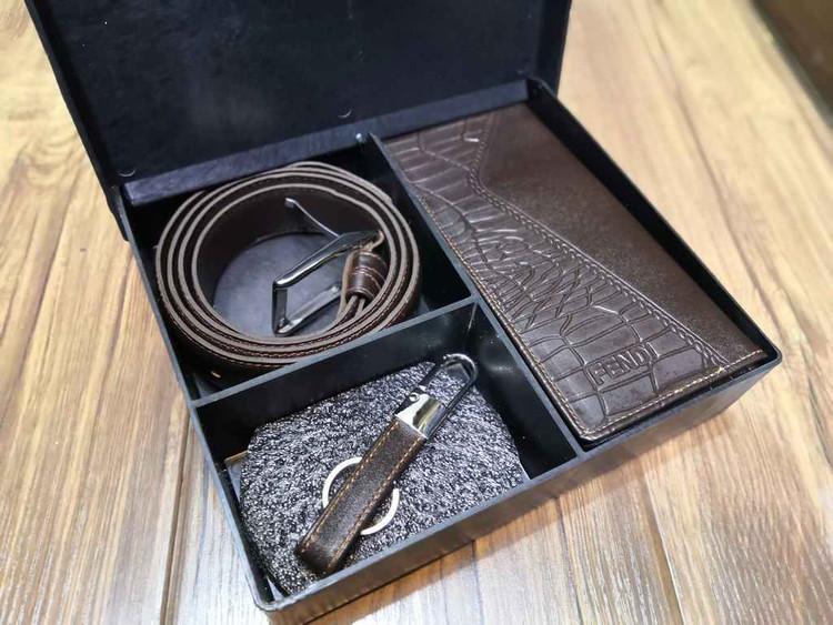 خرید ست کیف پول چرم گاوی طبیعی 3 تیکه جاکلیدی برند فندی