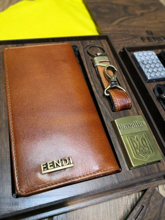 خرید ست هدیه چرم گاوی طبیعی فندکی برند فندی