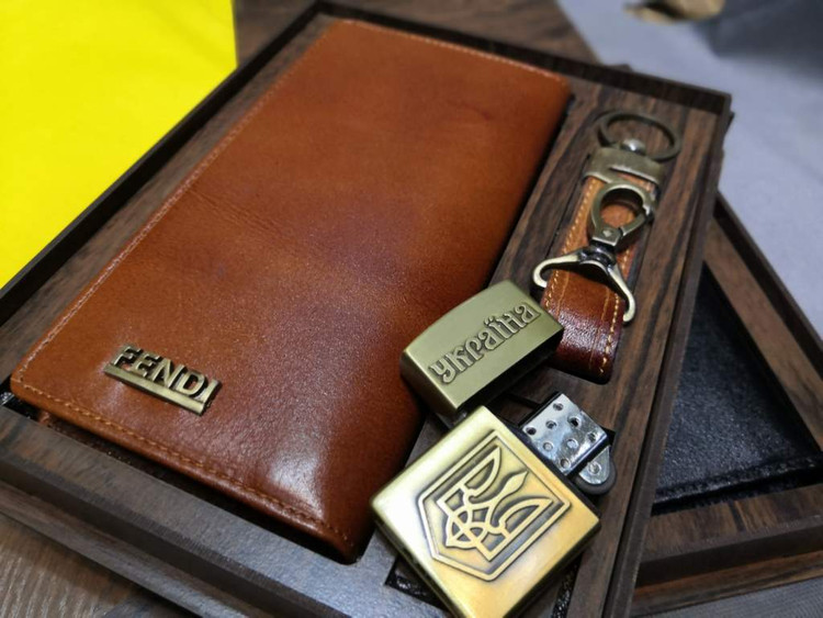 خرید ست هدیه چرم گاوی طبیعی فندکی برند فندی