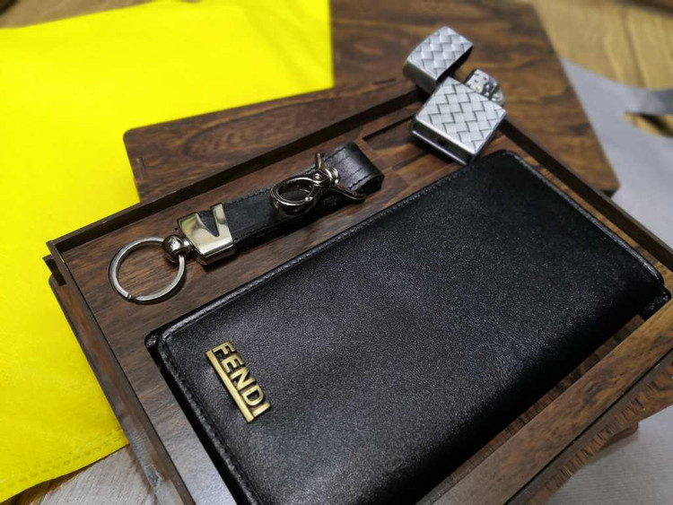 خرید ست هدیه چرم گاوی طبیعی فندکی برند فندی