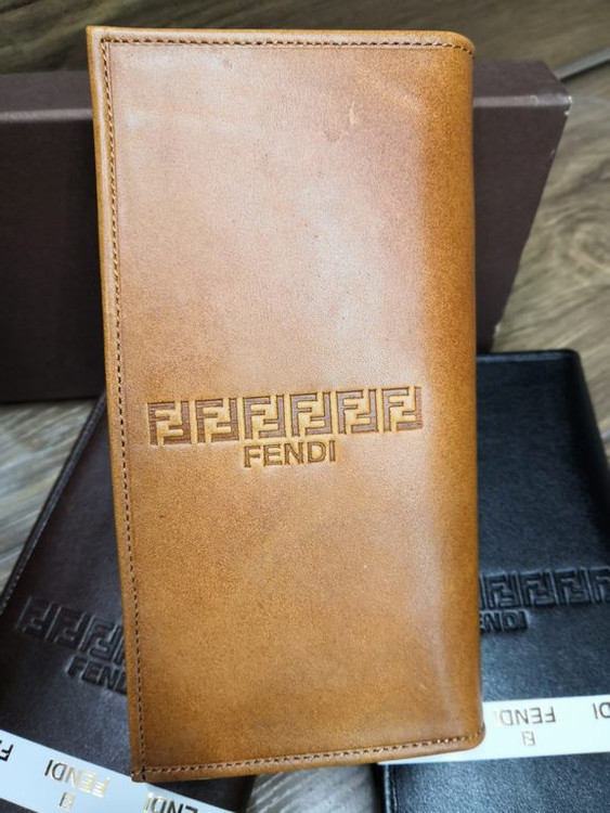 خرید کیف پول چرم مردانه کتی گاوی طبیعی اصل برند فندی