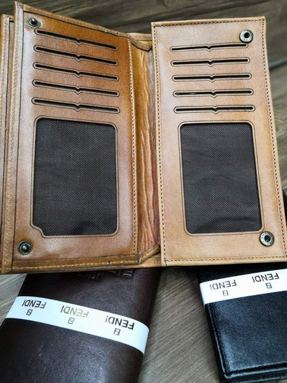 خرید کیف پول چرم مردانه کتی گاوی طبیعی اصل برند فندی