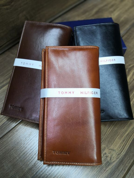 خرید کیف پول پالتویی چرم گاوی طبیعی برند تامی