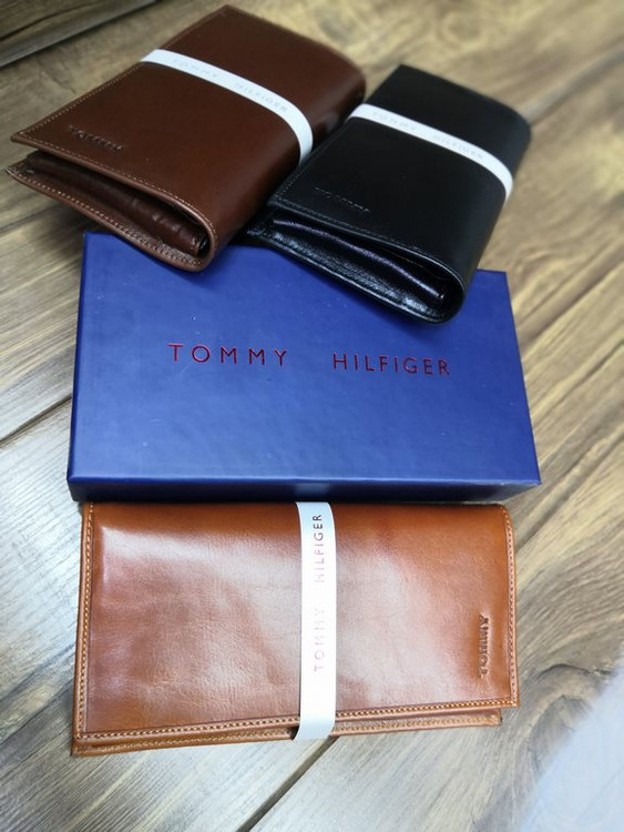 خرید کیف پول پالتویی چرم گاوی طبیعی برند تامی