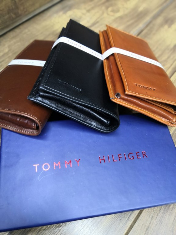 خرید کیف پول پالتویی چرم گاوی طبیعی برند تامی